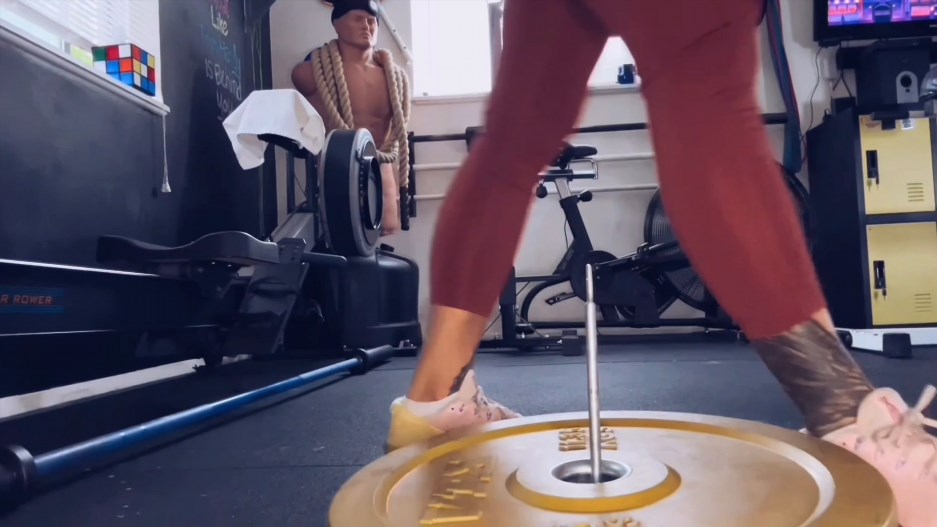 MistressRavenFD – WORSHIP AND LIFT – CAMEL TOE DAY MistressRavenFD – WORSHIP AND LIFT – CAMEL TOE DAY